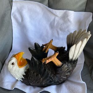 DWK World of Wonders Eagle Wine Bottle Holder with original tag 11”L